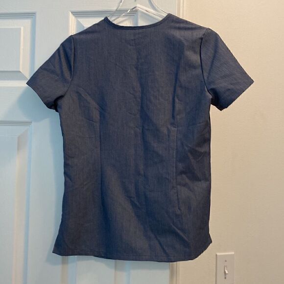 FIGS Caterina One Pocket Gray Scrub Top Size XS - Picture 7 of 8